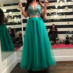 Rachel Allan two-piece brand new no alterations